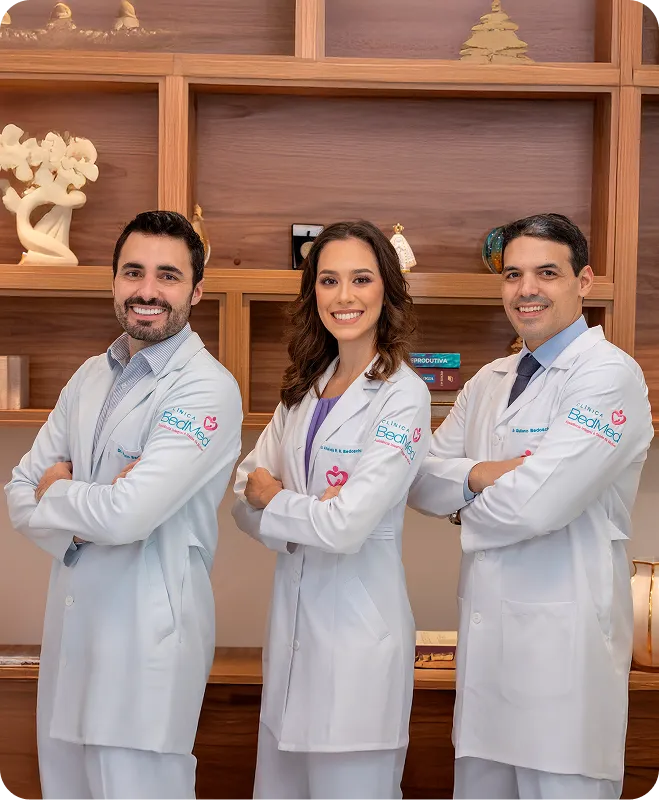 trio de médicos especialistas em reprodução humana na clínica BedMed: Bruno, Amanda e Giuliano Bedoschi